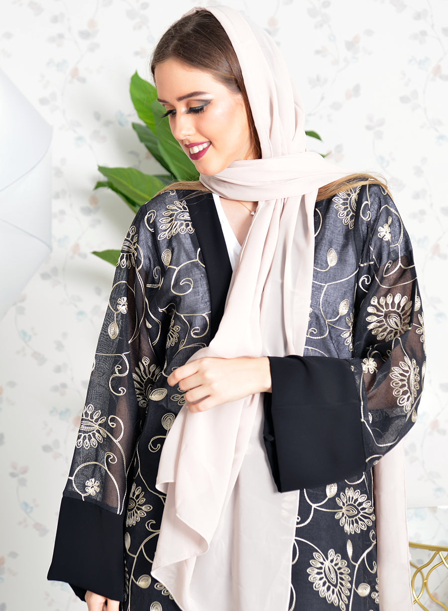 Wide sleeves self embroidered bisht abaya with black trimming | Bsi3734