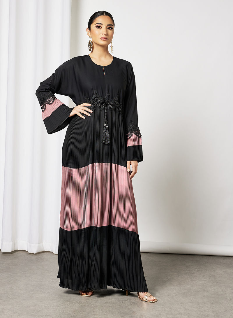 Bsi3611-Dual color lace embellished pleated abaya with drawstring