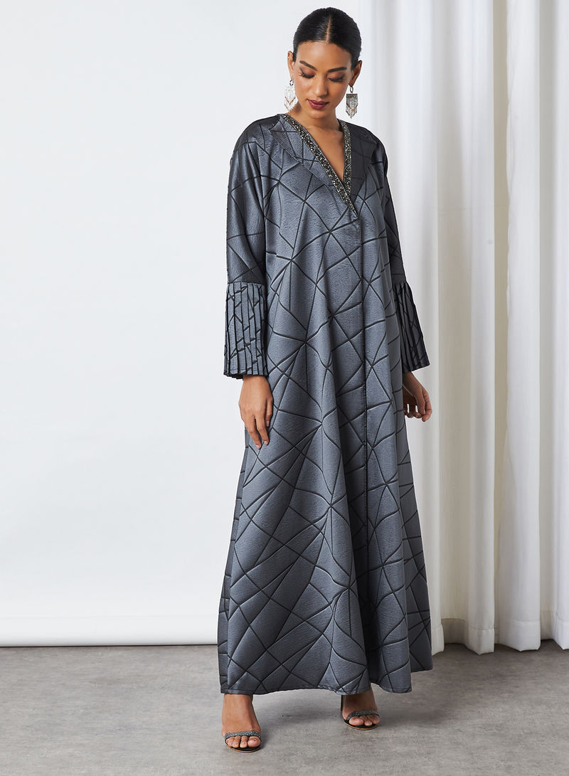 Patterned abaya