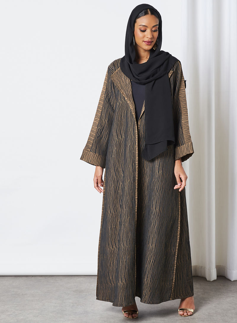 collared abaya