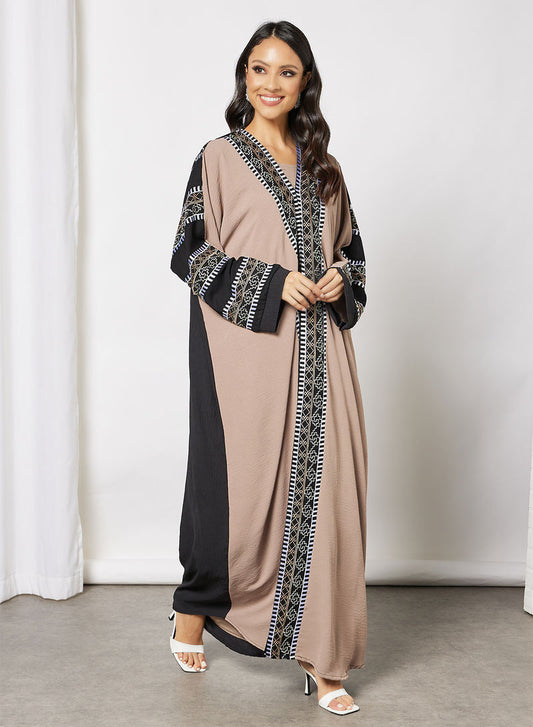 Bsi3665-Bahraini Style Embroidered Abaya with Inner
